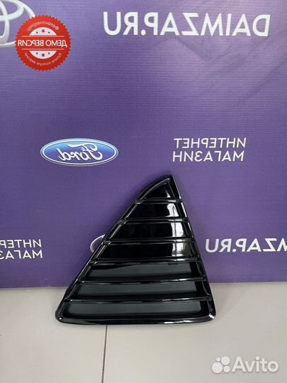 Решетка правая Ford Focus 3 (11-15) глянцевая