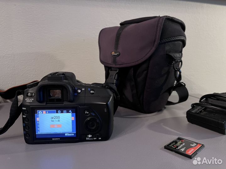Зеркальный фотоаппарат Sony dslr-A200