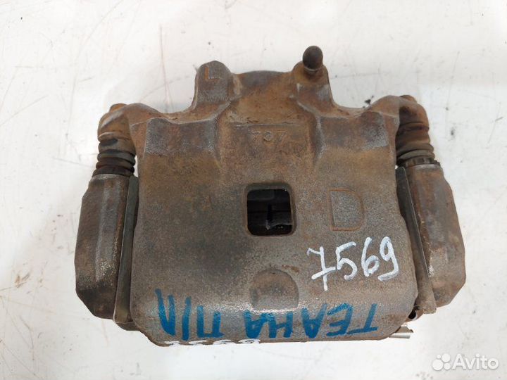 Суппорт передний левый Nissan Teana J31 (AT) VQ35