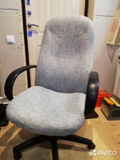 Компьютерное кресло