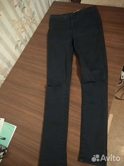 Свитер и джинсы