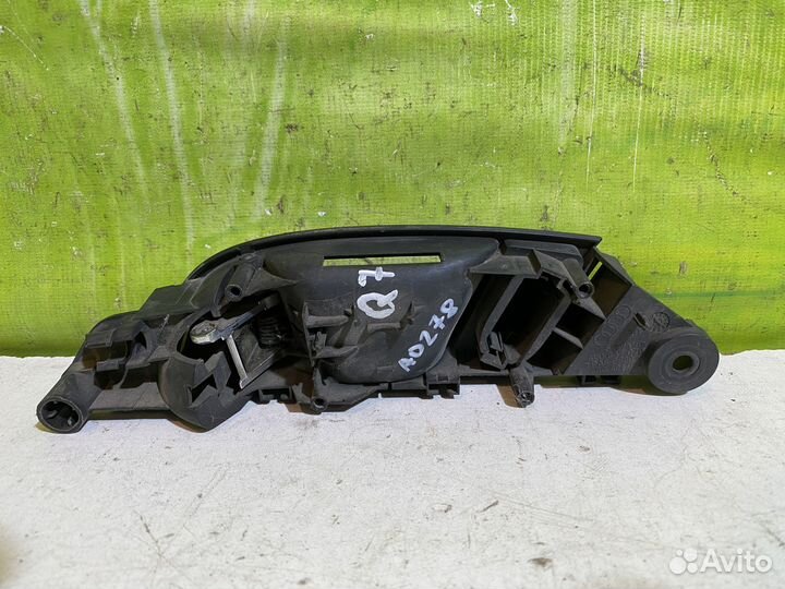 Ручка двери внутренняя левая правая Audi Q7 4L