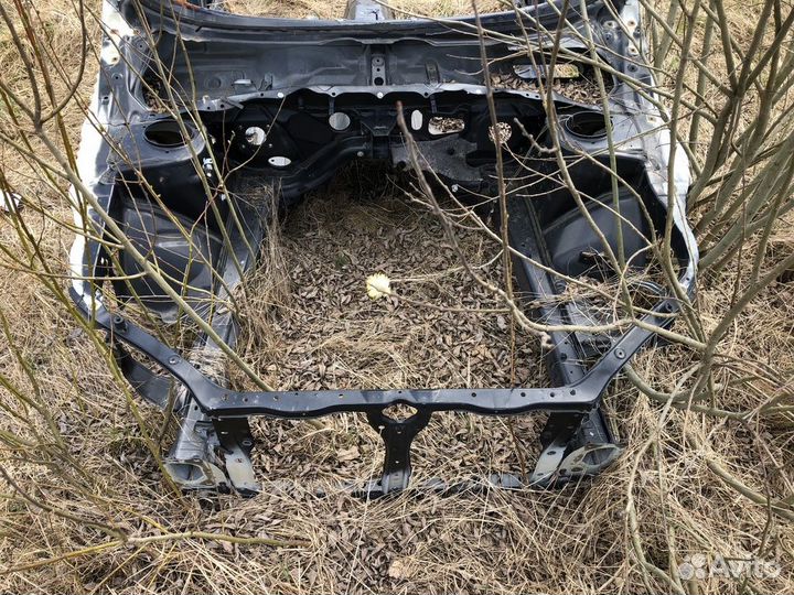 Панель передняя Subaru Forester S11