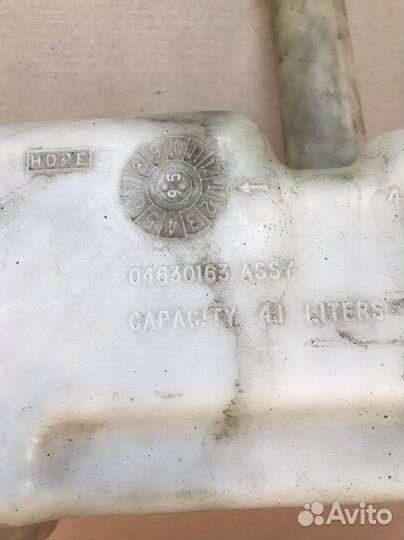 Бачек омывателя стекла Chrysler Stratus JA