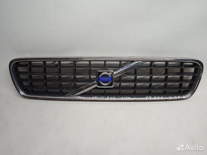 Решетка радиатора Volvo S40 II 2004-2012