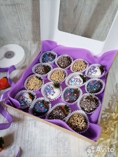 Клубника в шоколаде в коробке