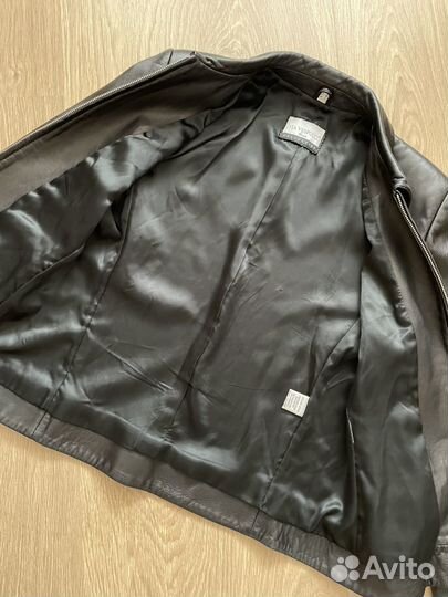 Кожаная куртка 42-44 размера