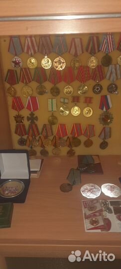 Знаки жетоны медали