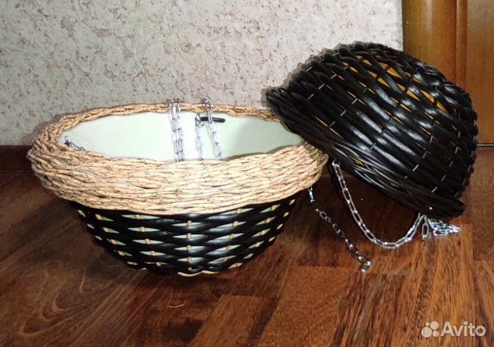 Подвесное кашпо для цветов из ротанга