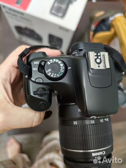 Продам зеркальный фотоаппарат Canon EOS 1100D