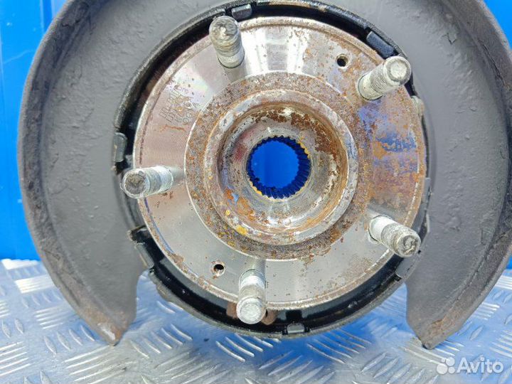 Кулак задний левый Kia Sorento 2 XM 2.2 D4HB 2009