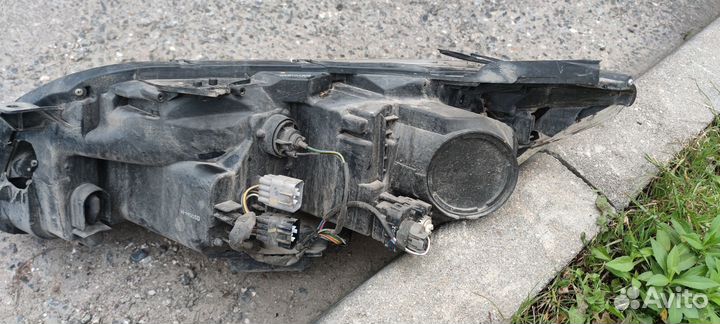 Передняя правая фара 8301C836