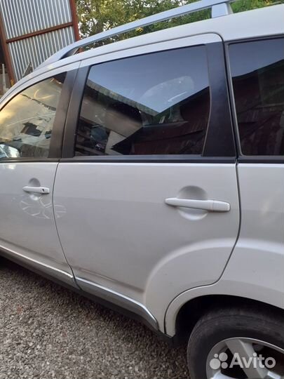 Дверь Mitsubishi Outlander Xl 2008