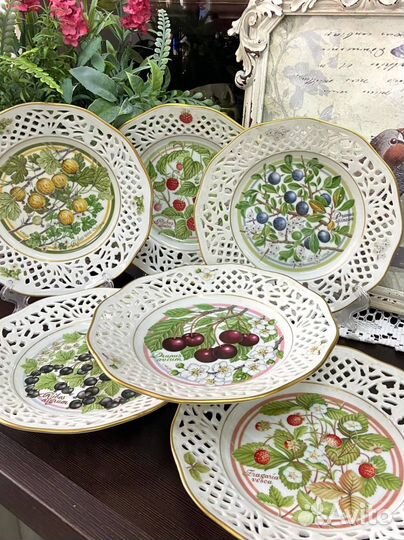 Тарелочки Schumann Arzberg. Ягодная роспись