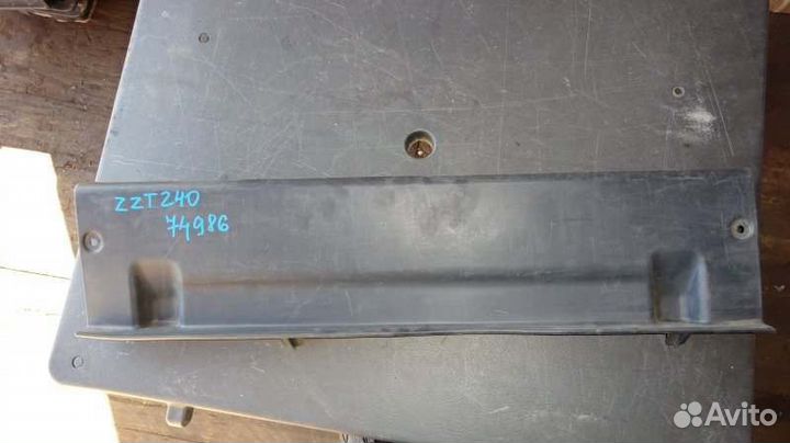 Накладка замка багажника Toyota Allion ZZT240