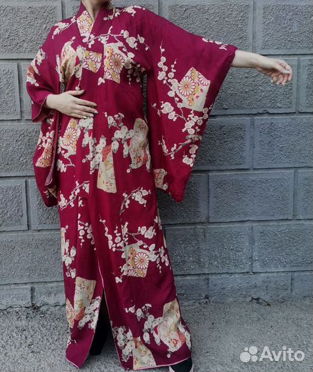 Кимоно с веточками сакуры