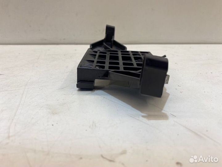 Направляющая ремня безопасности передняя правая