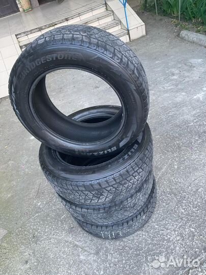 Bridgestone Blizzak DM-V2 235/60 R18 107S