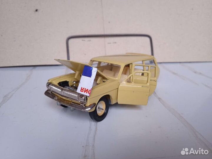 Модель автомобиля Волга Газ-24