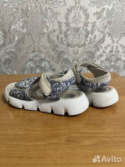 Сандалии для девочки