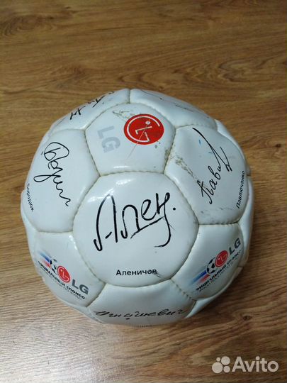 Футбольный мяч бу сувенирный
