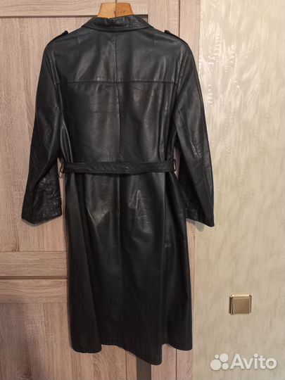 Продам финский женский кожаный плащ