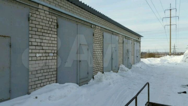 Гараж, > 30 м²