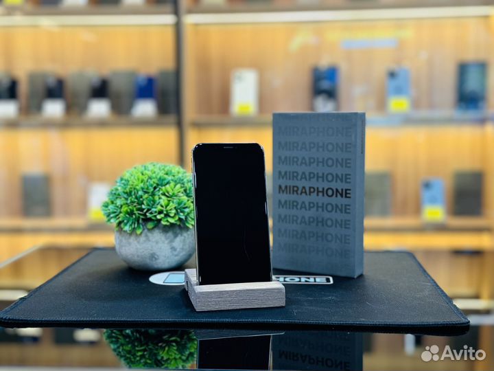 iPhone X, 64 ГБ