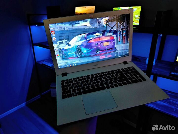 Белоснежный ноутбук Acer E5-532