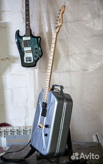 Мастеровая, полуакустическая гитара