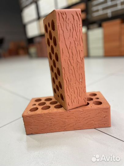 Кирпич красный керамический лицевой*