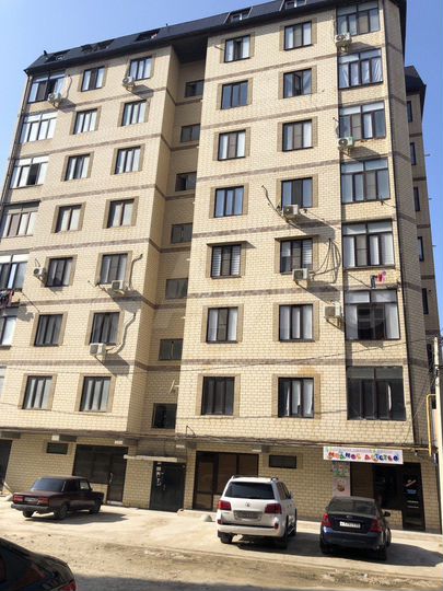 3-к. квартира, 93 м², 1/9 эт.