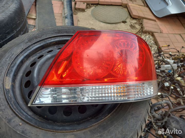 Правый фонарь mitsubishi lancer 9