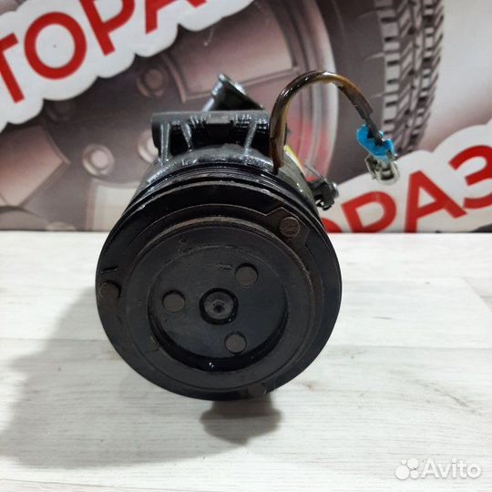 Компрессор кондиционера Opel Astra H хэтчбек 2005