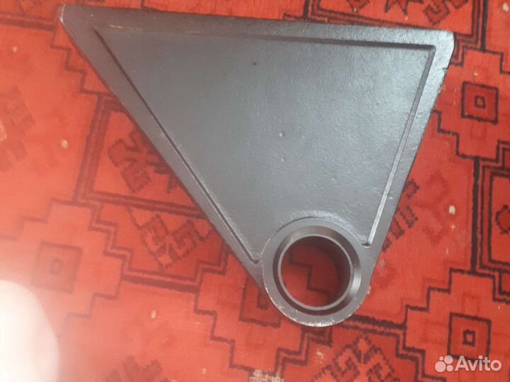 Подьемный кроштейн праый для FC