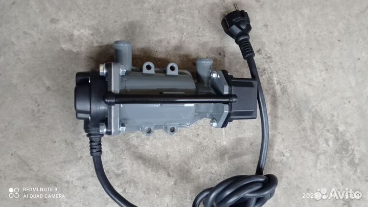 Подогреватель двигателя 220 с помпой