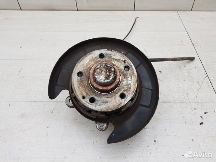 Кулак задний левый Ssang Yong Actyon 2 G20DF 2013