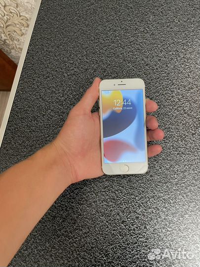 iPhone 7, 32 ГБ