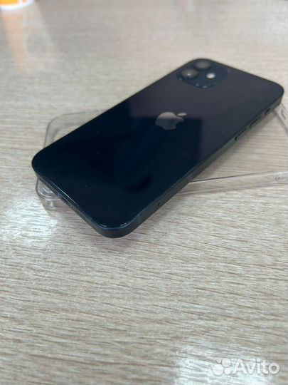 iPhone 12, 64 ГБ