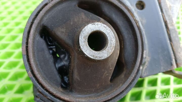 Подушка левая МКПП geely GC6