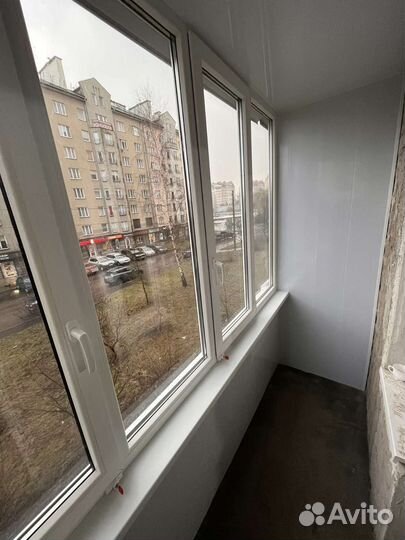 Окна на балкон классический