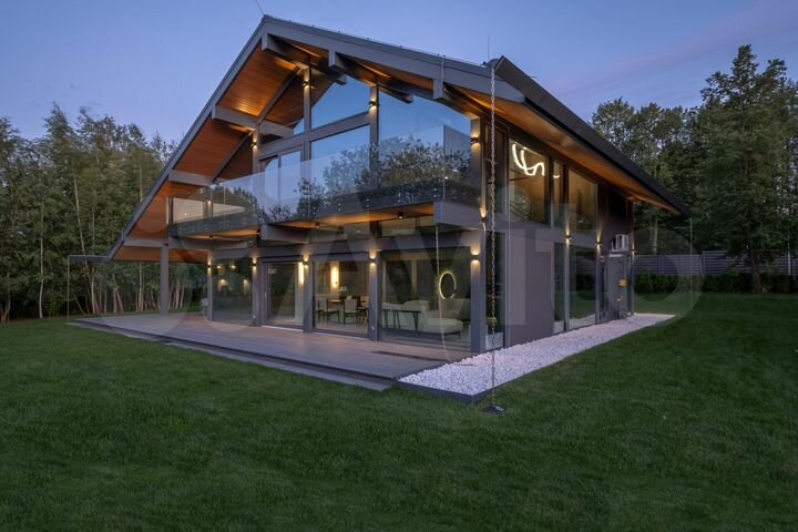 Дом 375 м² на участке 17,3 сот.