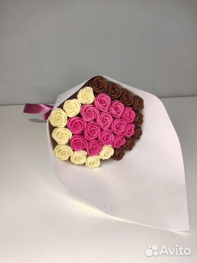 Букет - 29 Роз из Белого и Молочного Шоколада