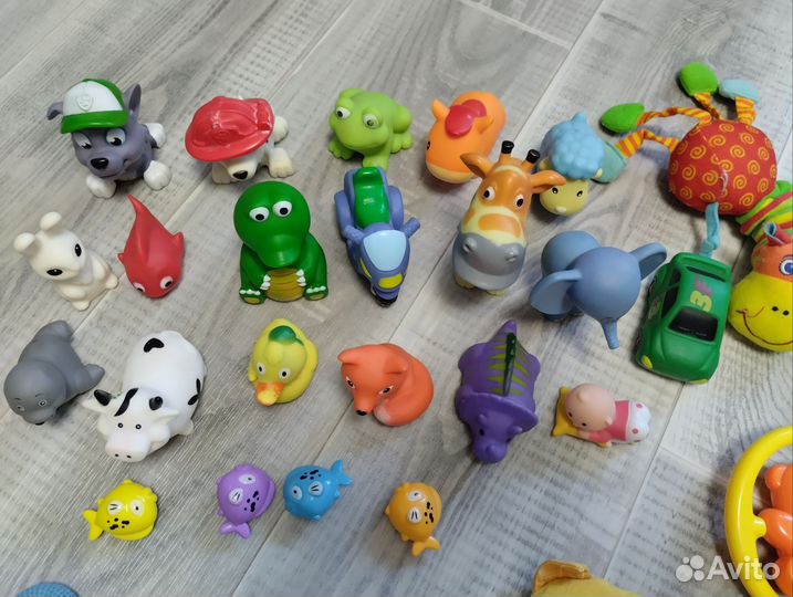 Грызунки, погремушки, игрушки для ванной