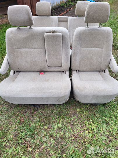Продам сидения на Mitsubishi Delica