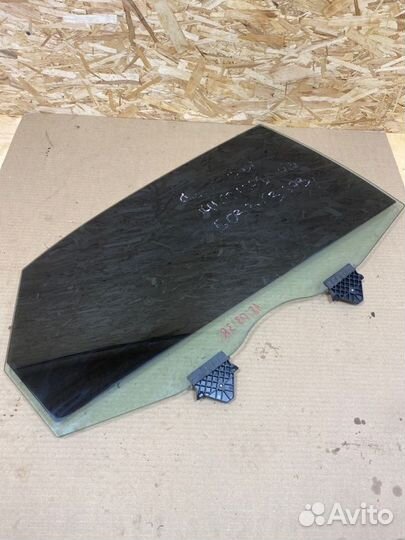 Стекло двери заднее правое Audi A8 D3 BVJ 2006