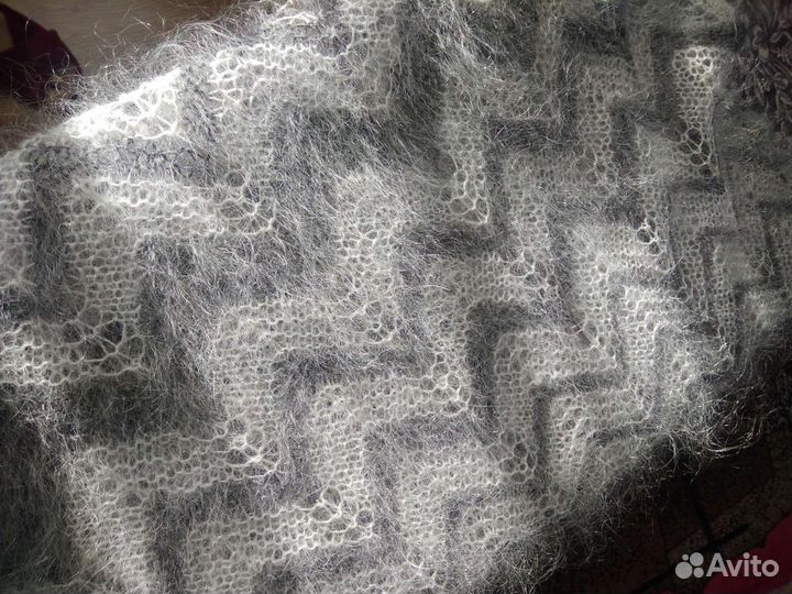 Пуховая шаль- палантин-платок