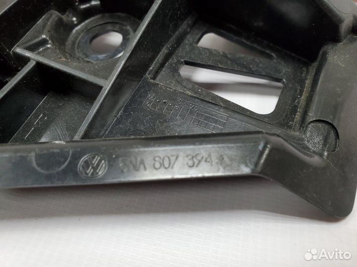 Кронштейн Volkswagen Tiguan 2 2021