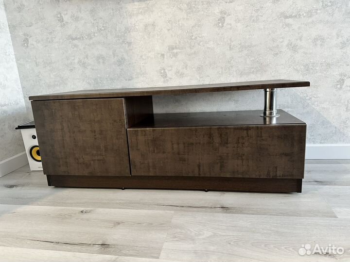 Тумба под телевизор