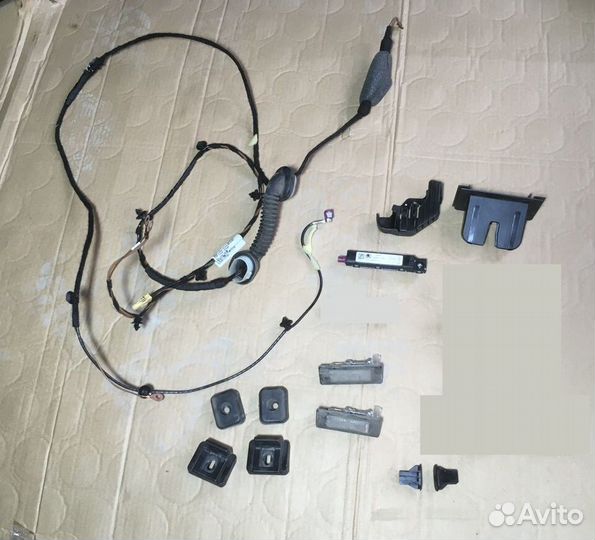 Обшивка крышки багажника Шкода Рапид лифтбэк